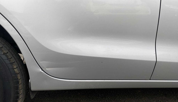 2019 Maruti Swift VXI, Petrol, Manual, 48,034 km, Right rear door - Minor scratches