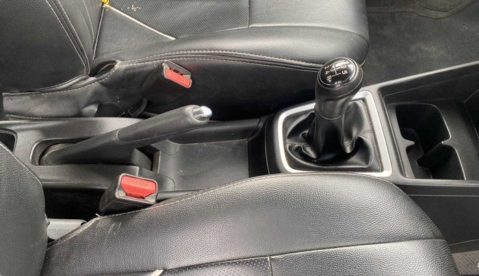 2019 Maruti Swift VXI, Petrol, Manual, 48,034 km, Gear Lever