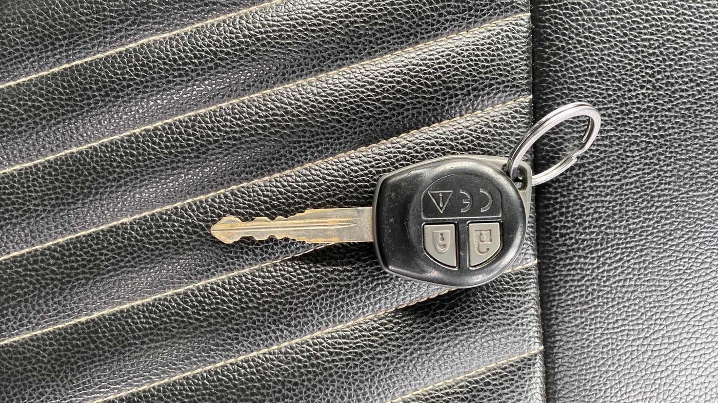 2019 Maruti Swift VXI, Petrol, Manual, 48,034 km, Key Close Up