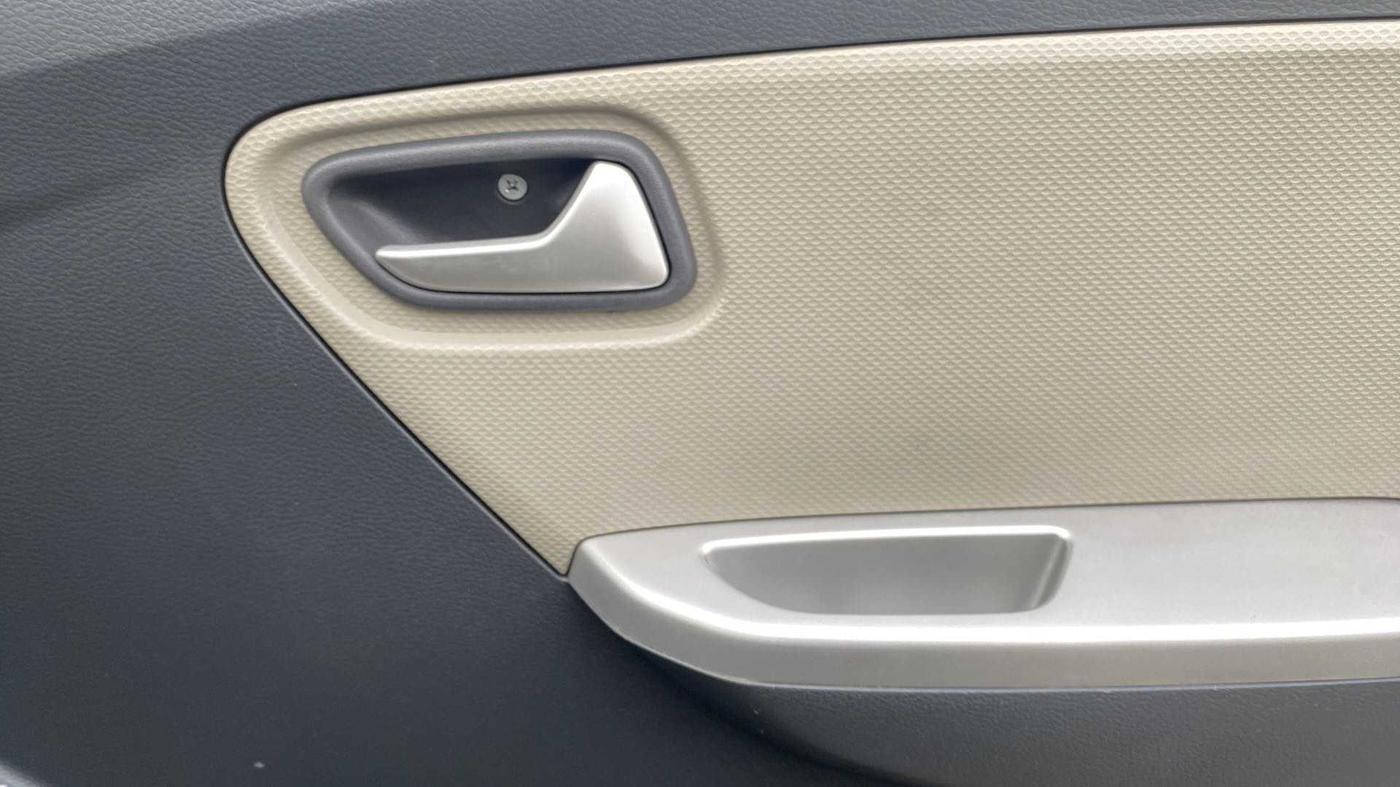 2018 Maruti Alto K10 VXI (O) AMT, Petrol, Automatic, 5,392 km, Driver Side Door Panels Control
