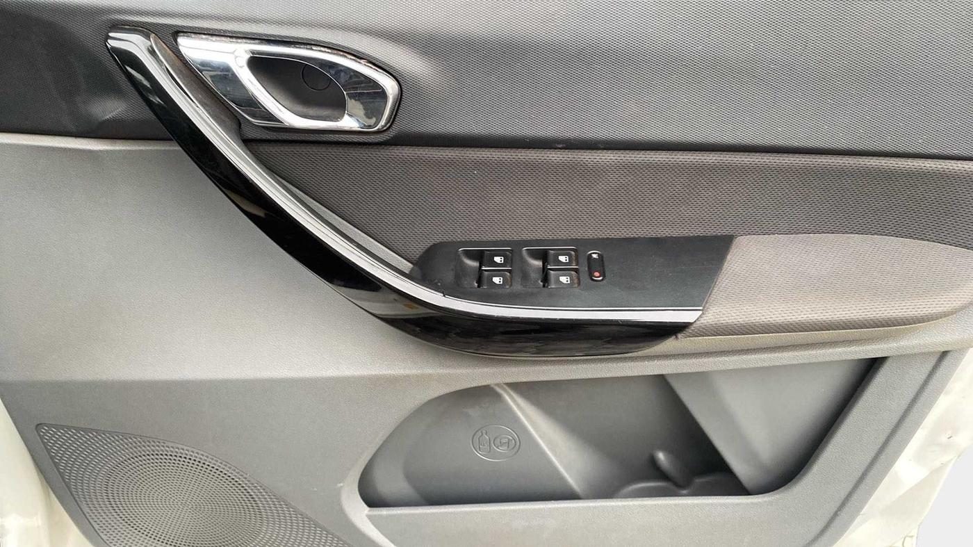 2017 Tata TIGOR XZ (O) PETROL, Petrol, Manual, 91,941 km, Driver Side Door Panels Control