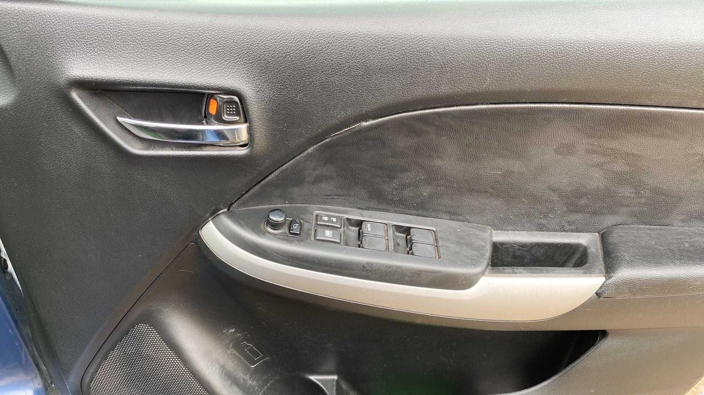 2017 Maruti Baleno ALPHA PETROL 1.2, Petrol, Manual, 1,17,814 km, Driver Side Door Panels Control