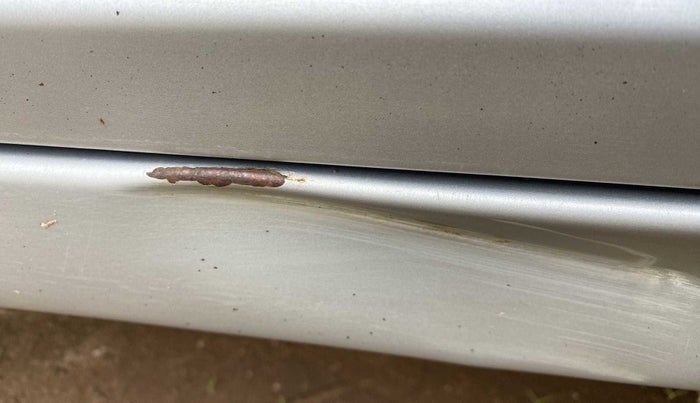 2016 Hyundai Eon SPORTZ, Petrol, Manual, 23,749 km, Left running board - Slightly dented