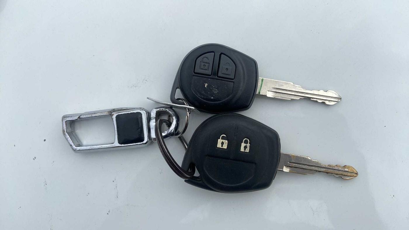 2013 Maruti Wagon R Stingray VXI, Petrol, Manual, 43,126 km, Key Close Up