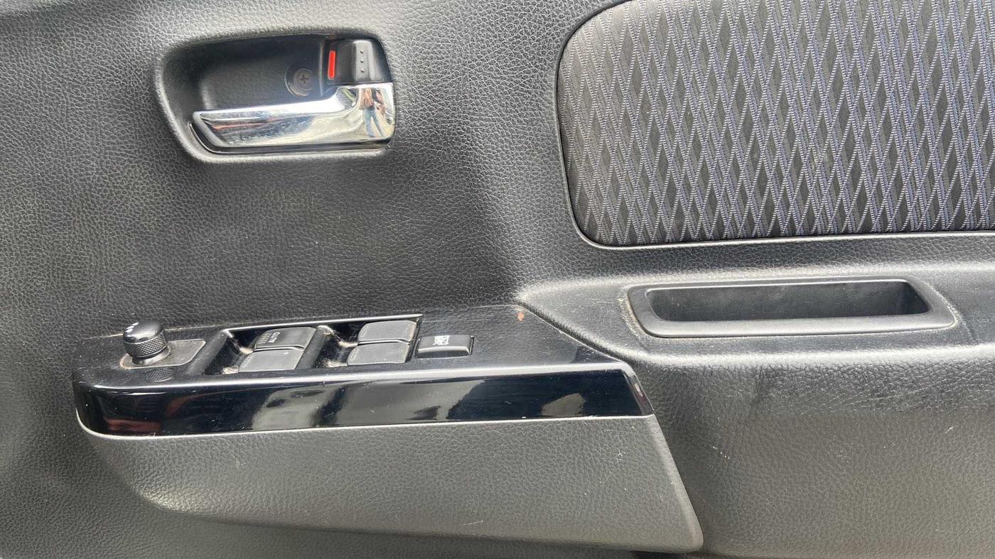2013 Maruti Wagon R Stingray VXI, Petrol, Manual, 43,126 km, Driver Side Door Panels Control