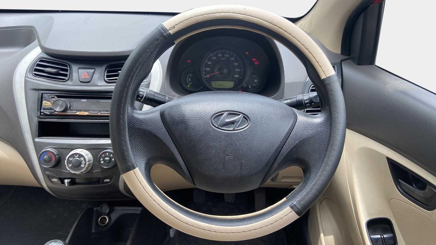 2018 Hyundai Eon ERA +, Petrol, Manual, 58,046 km, Steering Wheel Close Up