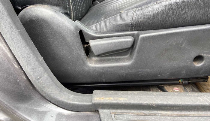 2016 Maruti Alto K10 VXI, CNG, Manual, 71,272 km, Driver Side Adjustment Panel