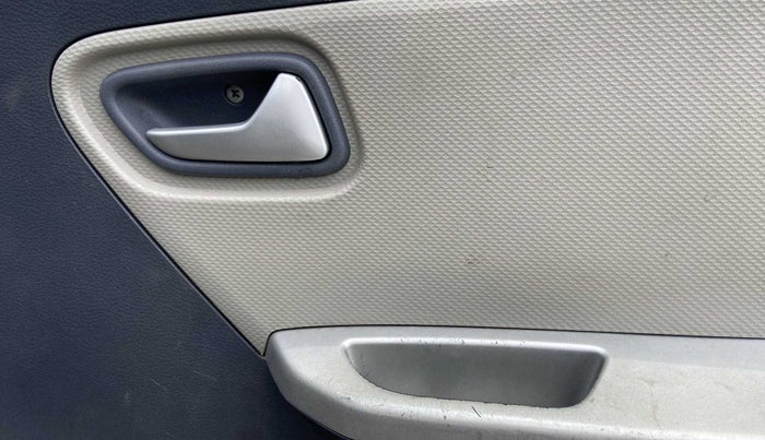 2016 Maruti Alto K10 VXI, CNG, Manual, 71,272 km, Driver Side Door Panels Control