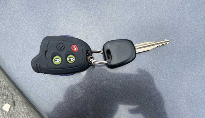 2016 Maruti Alto K10 VXI, CNG, Manual, 71,272 km, Key Close Up