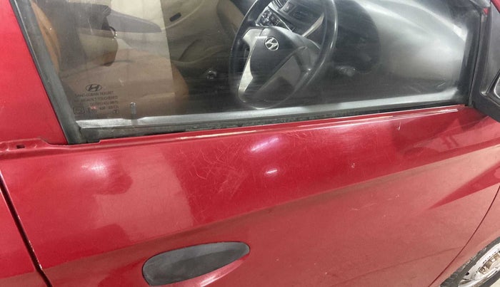 2016 Hyundai Eon ERA PLUS (O), Petrol, Manual, 48,843 km, Driver-side door - Weather strip has minor damage
