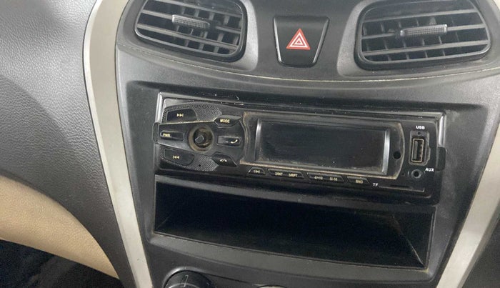 2016 Hyundai Eon ERA PLUS (O), Petrol, Manual, 48,843 km, Infotainment system - Button has minor damage