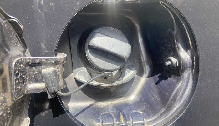 2018 Honda Amaze 1.2L I-VTEC V CVT, Petrol, Automatic, 29,256 km, Left quarter panel - Fuel lid lock has slight discoloration