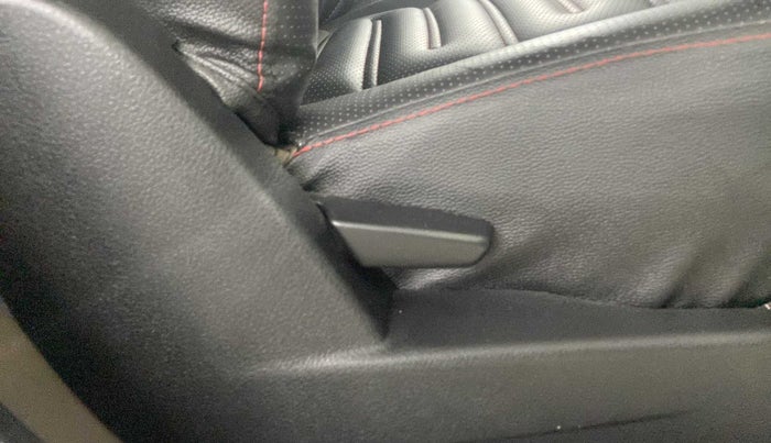 2019 Renault Duster RXS PETROL, Petrol, Manual, 15,517 km, Driver Side Adjustment Panel