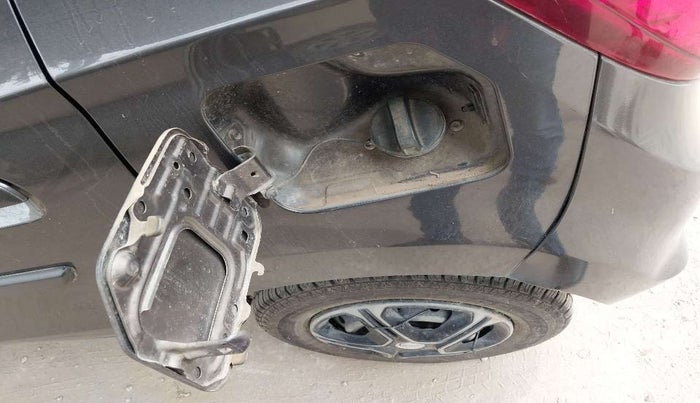 2017 Maruti Alto 800 LXI, Petrol, Manual, 47,619 km, Left quarter panel - Fuel lid lock has slight discoloration