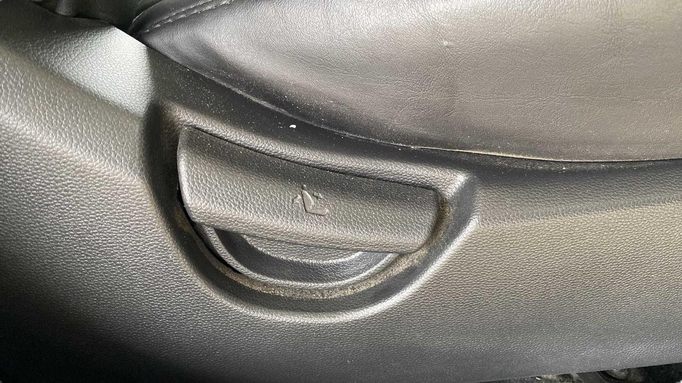 2018 Hyundai Xcent S 1.2, Petrol, Manual, 19,688 km, Driver Side Adjustment Panel