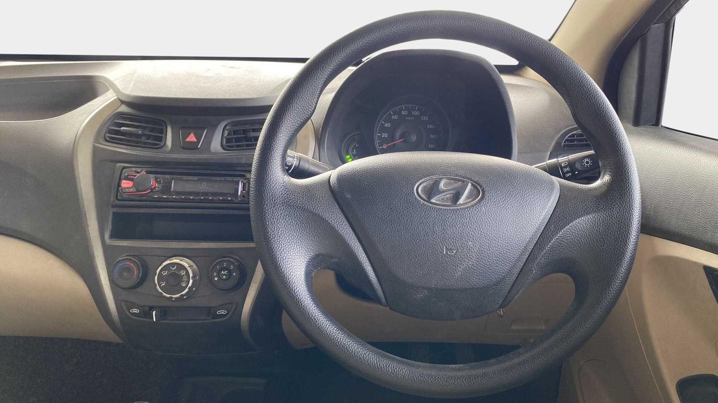 2015 Hyundai Eon ERA +, Petrol, Manual, 60,100 km, Steering Wheel Close Up