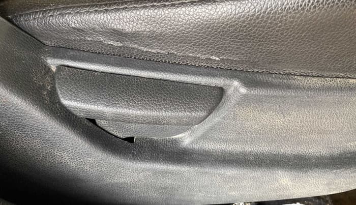 2015 Hyundai Eon ERA +, Petrol, Manual, 60,100 km, Driver Side Adjustment Panel
