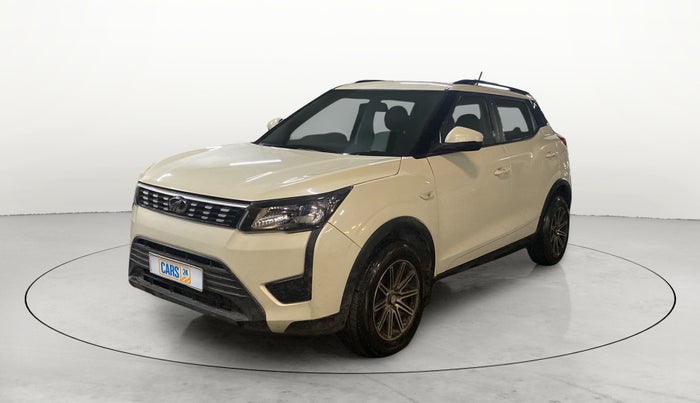2021 Mahindra XUV300 W6 1.5 DIESEL AMT, Diesel, Automatic, 64,710 km, Left Front Diagonal