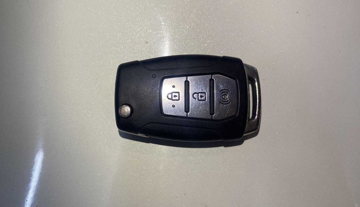 2021 Mahindra XUV300 W6 1.5 DIESEL AMT, Diesel, Automatic, 64,710 km, Key Close Up
