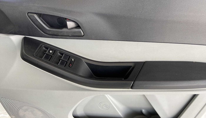 2021 Tata Tiago XT PETROL, Petrol, Manual, 29,943 km, Driver Side Door Panels Control