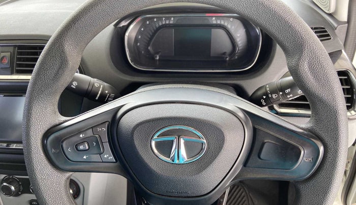 2021 Tata Tiago XT PETROL, Petrol, Manual, 29,943 km, Steering wheel - Sound system control not functional