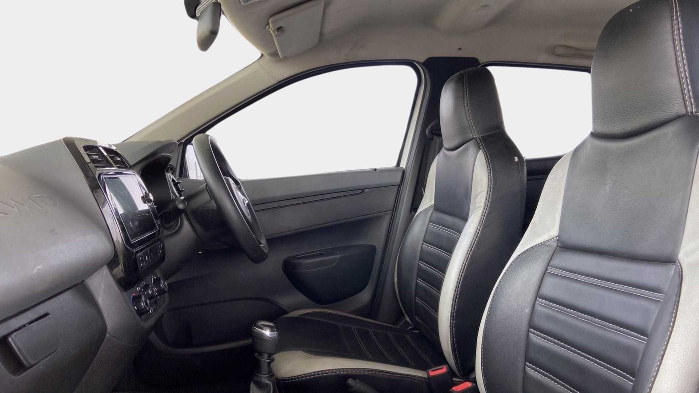 2021 Renault Kwid RXT 1.0 (O), Petrol, Manual, 27,939 km, Right Side Front Door Cabin