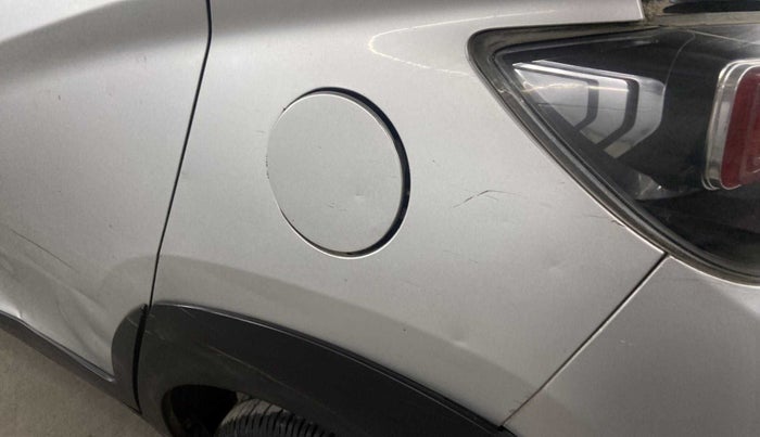 2017 Mahindra KUV 100 NXT K6+ P 6 STR, Petrol, Manual, 37,390 km, Left quarter panel - Slightly dented