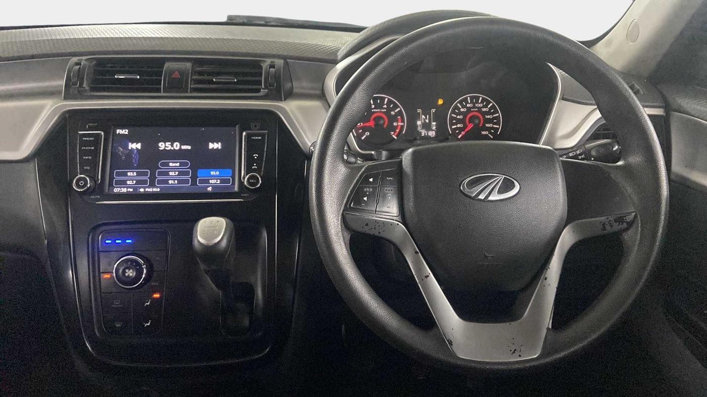 2017 Mahindra KUV 100 NXT K6+ P 6 STR, Petrol, Manual, 37,390 km, Steering Wheel Close Up