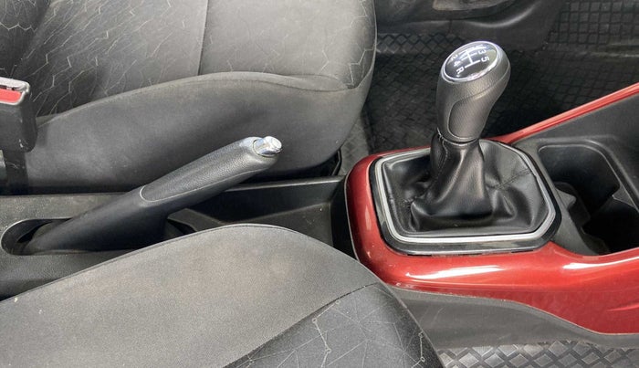 2017 Maruti IGNIS ZETA 1.2, Petrol, Manual, 78,572 km, Gear Lever
