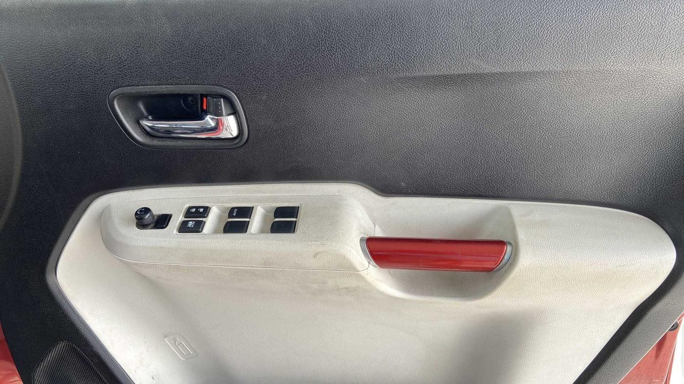 2017 Maruti IGNIS ZETA 1.2, Petrol, Manual, 78,572 km, Driver Side Door Panels Control