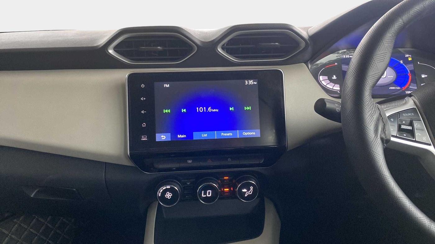 2021 Nissan MAGNITE XV MT, Petrol, Manual, 10,938 km, Air Conditioner
