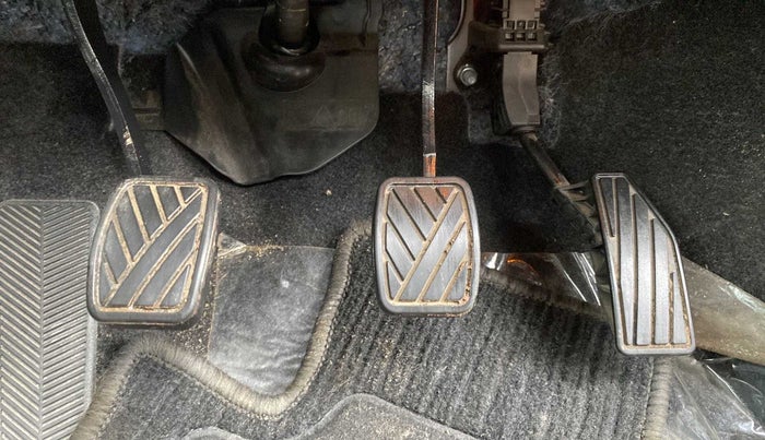 2022 Maruti XL6 ALPHA PLUS MT, Petrol, Manual, 8,627 km, Pedals