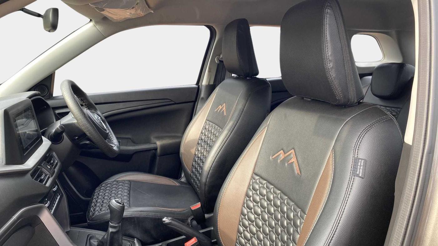 2022 Maruti BREZZA VXI SMART HYBRID, Petrol, Manual, 3,798 km, Right Side Front Door Cabin