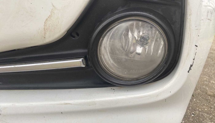 2017 Hyundai Grand i10 MAGNA 1.2 KAPPA VTVT, CNG, Manual, 1,15,192 km, Left fog light - Not working