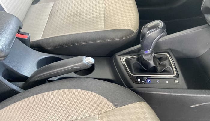 2020 Hyundai Elite i20 ASTA (O) CVT, Petrol, Automatic, 33,114 km, Gear Lever