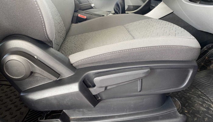 2020 Tata ALTROZ XZ PETROL, Petrol, Manual, 12,555 km, Driver Side Adjustment Panel