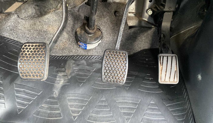 2021 Maruti Eeco 5 STR WITH A/C+HTR, Petrol, Manual, 40,311 km, Pedals