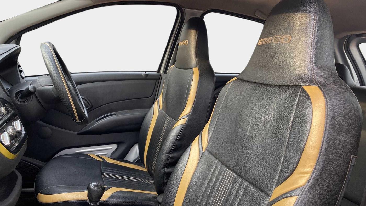 2017 Datsun Redi Go GOLD LIMITED EDITION, Petrol, Manual, 55,345 km, Right Side Front Door Cabin