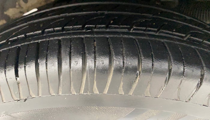 2013 Hyundai Santro Xing GLS, Petrol, Manual, 23,602 km, Left Rear Tyre Tread