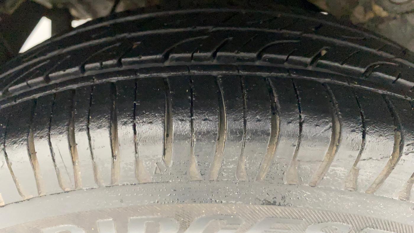 2013 Hyundai Santro Xing GLS, Petrol, Manual, 23,602 km, Right Rear Tyre Tread