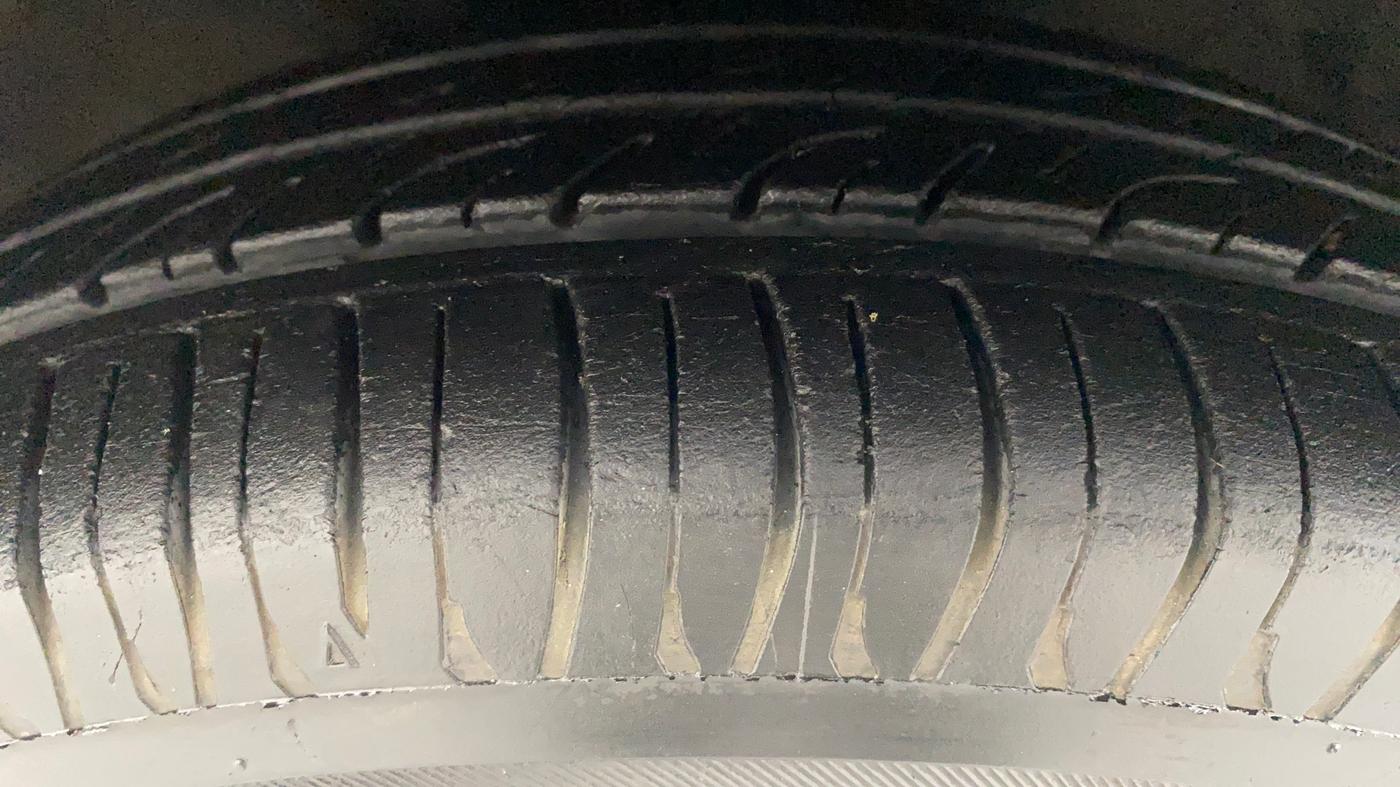 2013 Hyundai Santro Xing GLS, Petrol, Manual, 23,602 km, Left Front Tyre Tread