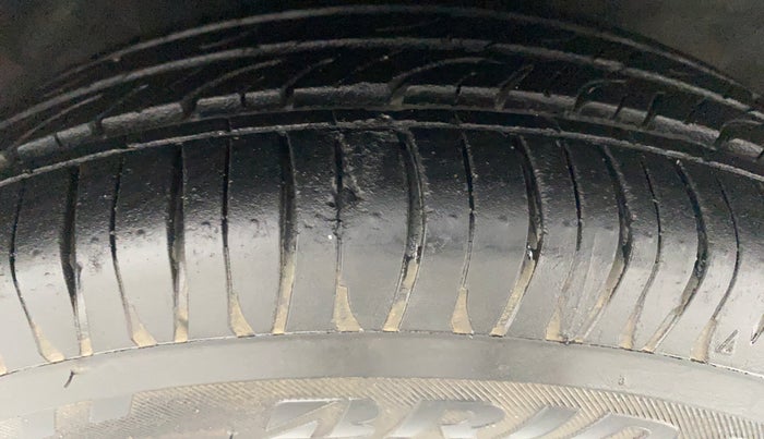 2013 Hyundai Santro Xing GLS, Petrol, Manual, 23,602 km, Right Front Tyre Tread