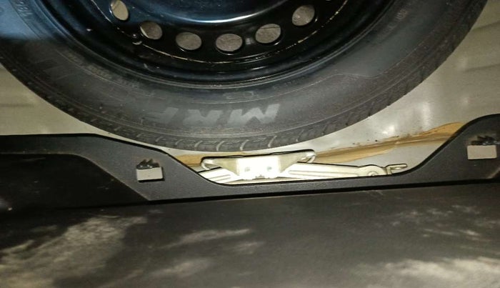 2019 Maruti Baleno ALPHA CVT PETROL 1.2, Petrol, Automatic, 21,094 km, Dicky (Boot door) - Tool missing