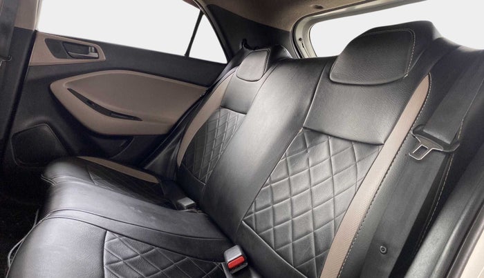 2016 Hyundai Elite i20 SPORTZ 1.4 CRDI, Diesel, Manual, 97,680 km, Right Side Rear Door Cabin