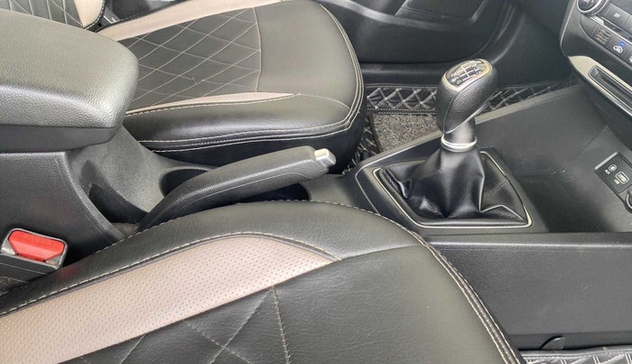 2016 Hyundai Elite i20 SPORTZ 1.4 CRDI, Diesel, Manual, 97,680 km, Gear Lever