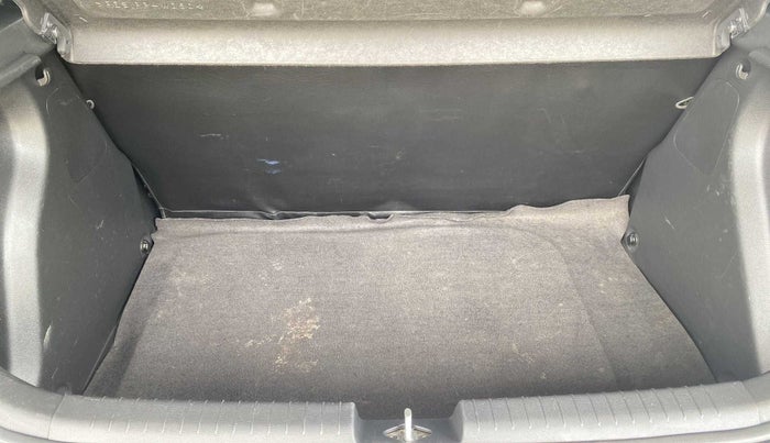 2016 Hyundai Elite i20 SPORTZ 1.4 CRDI, Diesel, Manual, 97,680 km, Boot Inside