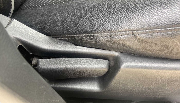 2019 Maruti Alto VXI, Petrol, Manual, 14,051 km, Driver Side Adjustment Panel