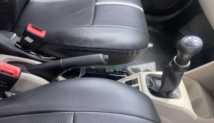 2019 Maruti Alto VXI, Petrol, Manual, 14,051 km, Gear Lever