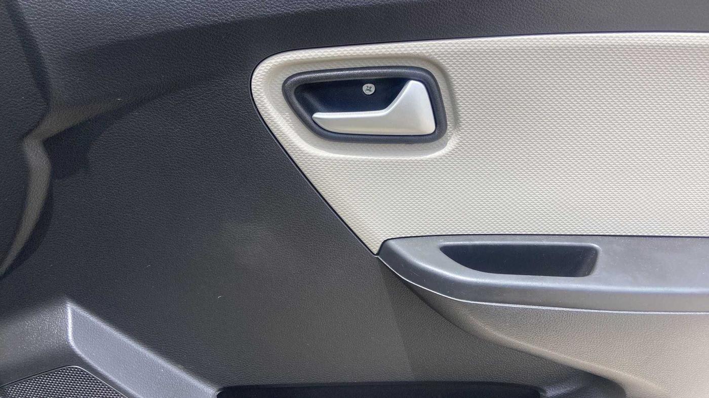 2019 Maruti Alto VXI, Petrol, Manual, 14,051 km, Driver Side Door Panels Control