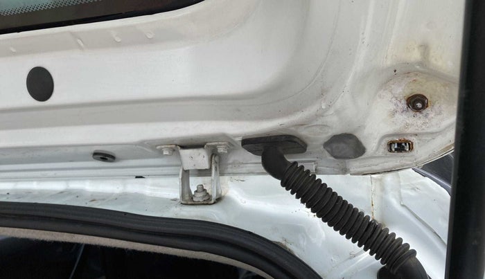 2019 Tata NEXON XM DIESEL, Diesel, Manual, 1,10,321 km, Dicky (Boot door) - Slightly rusted